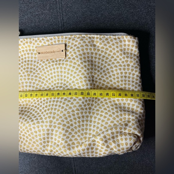 Ecobeauty Australia make up and/or jewelry bag - Picture 6 of 11